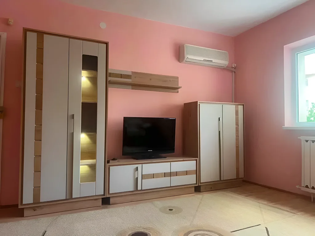 sufragerie cu televizor apartament de inchiriere Sector 3 București